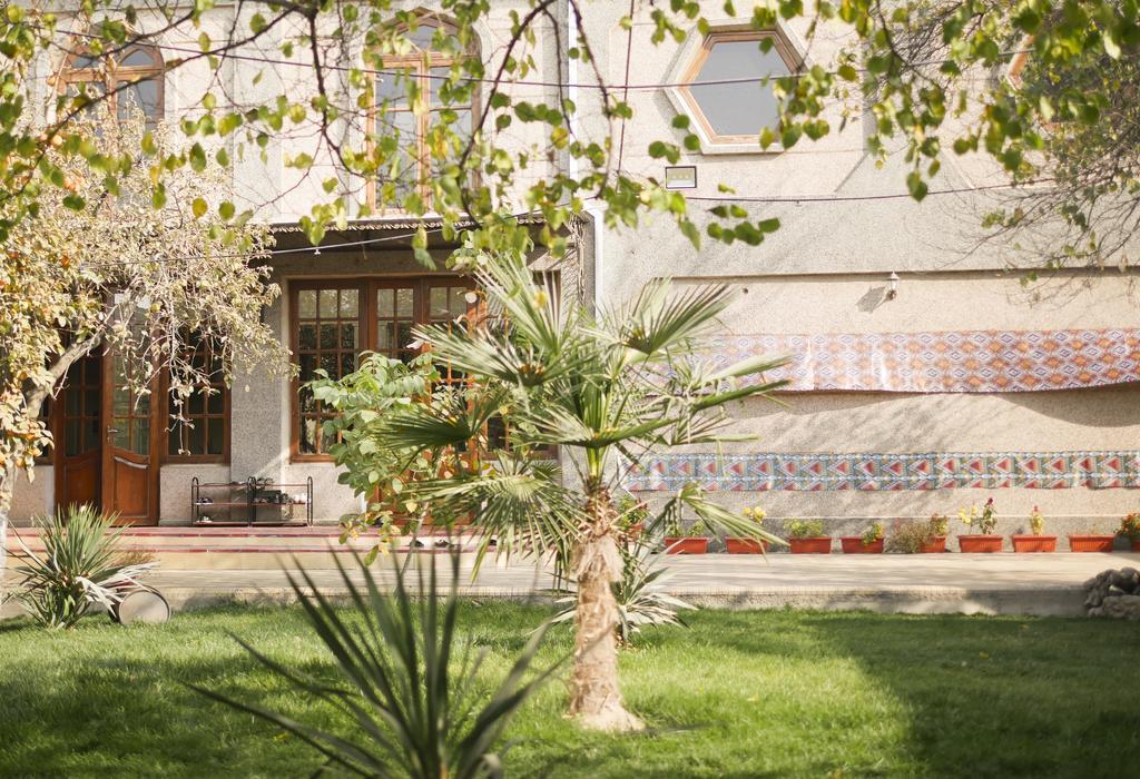 Guest House Ikathouse Marghilon Extérieur photo